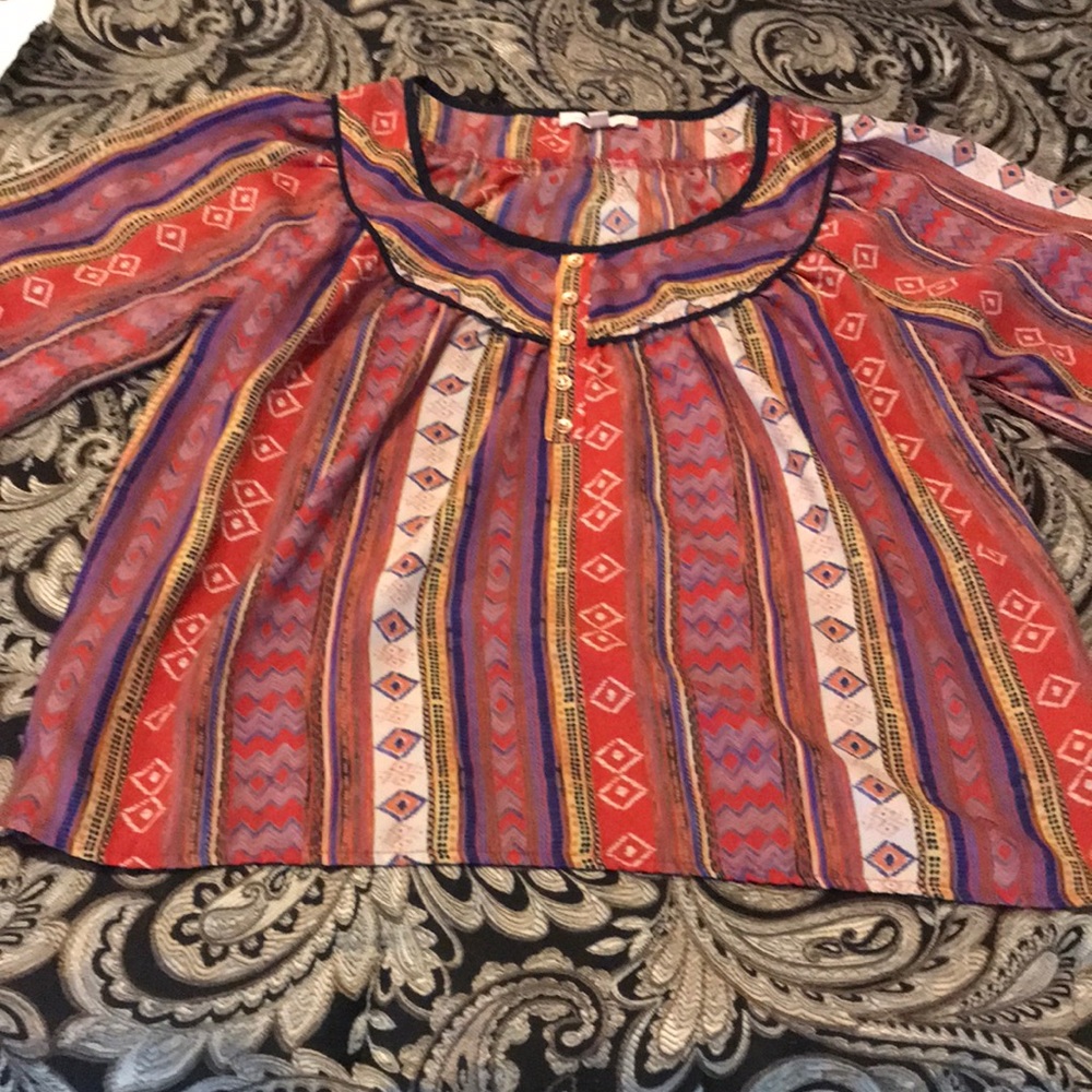 Aztec print top size small